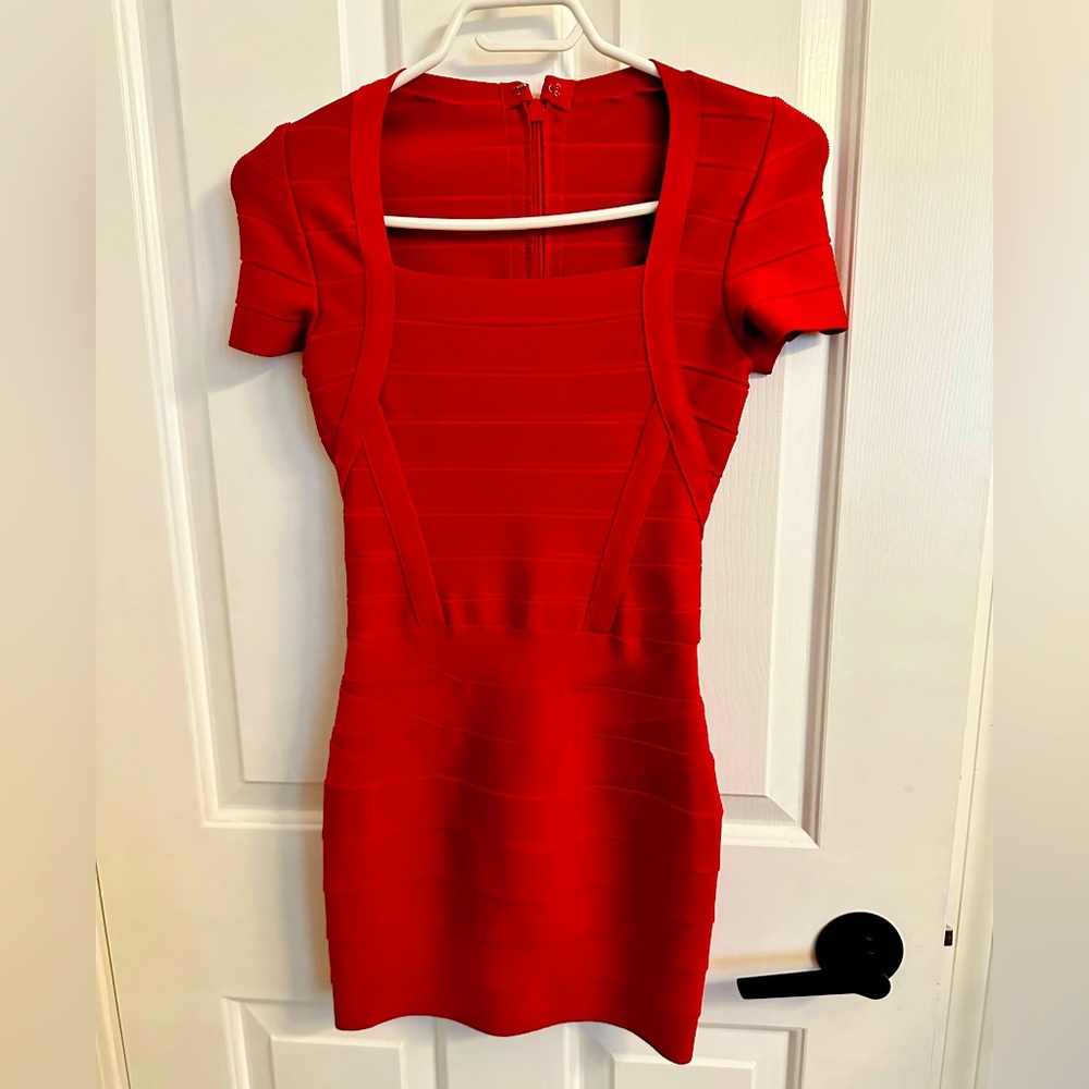 Brand new bandage dress. Never worn, I’m a xs-s and this is for xxs -xs